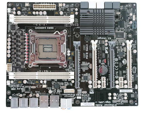 X79R-AX_deluxe_580_1_